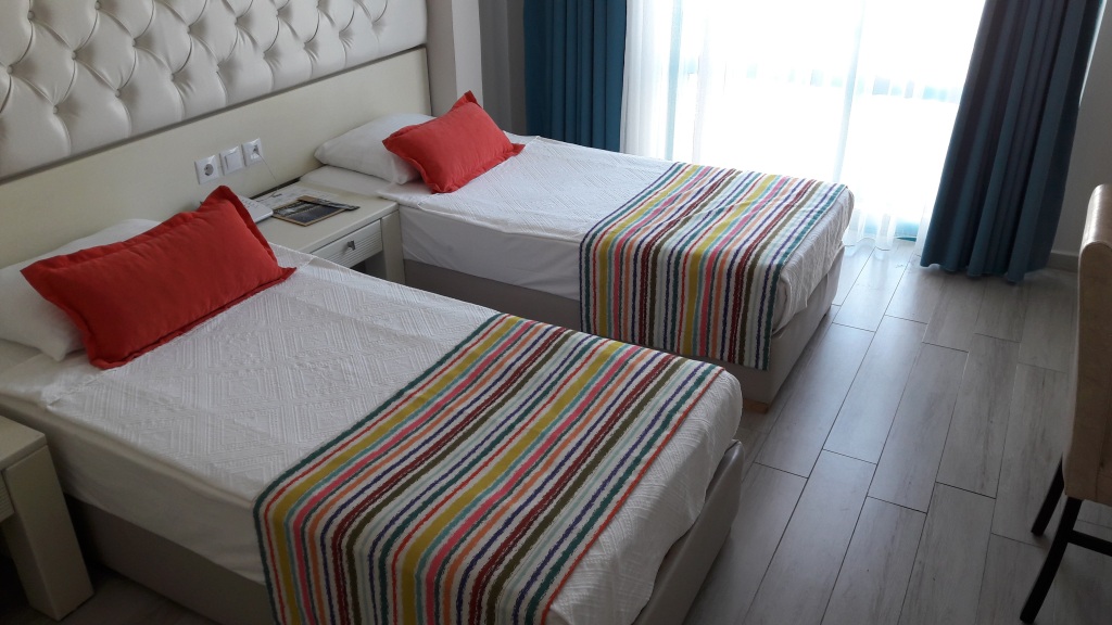 Tropical Beach Hotel Rezervasyon