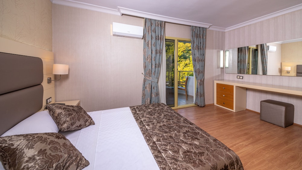 Grand Faros Hotel Rezervasyon