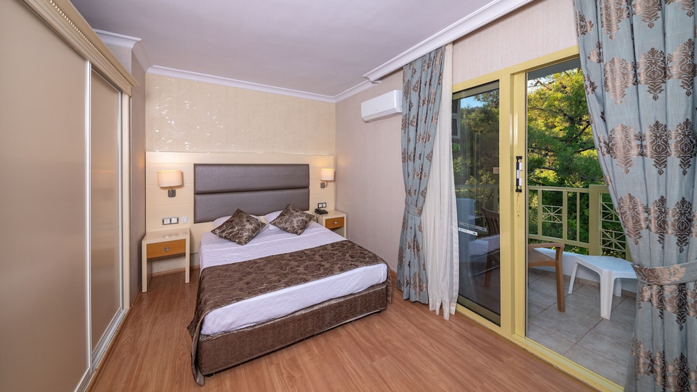 Grand Faros Hotel Rezervasyon