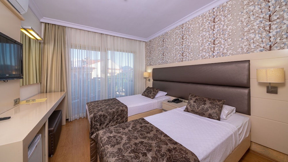 Grand Faros Hotel Rezervasyon