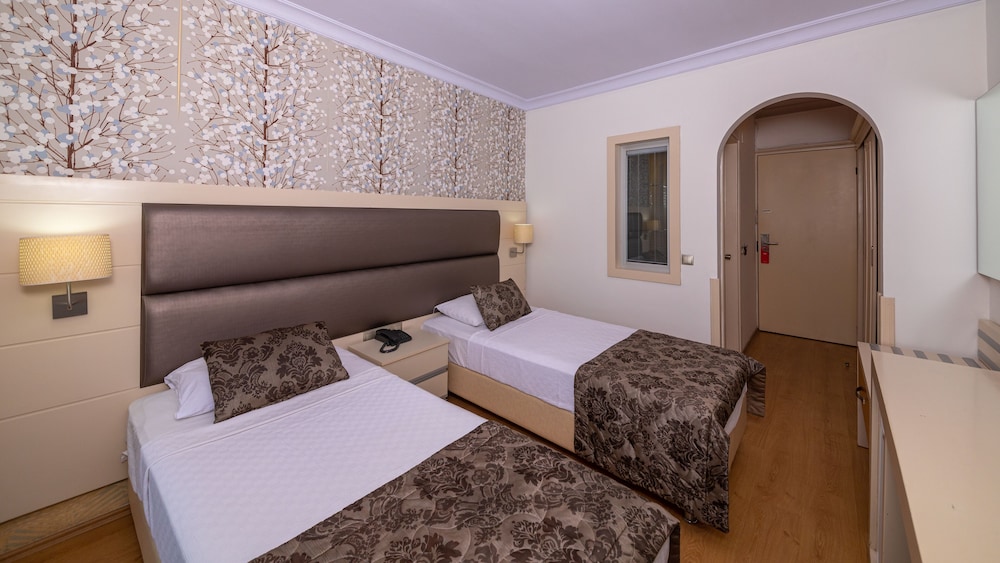 Grand Faros Hotel Rezervasyon