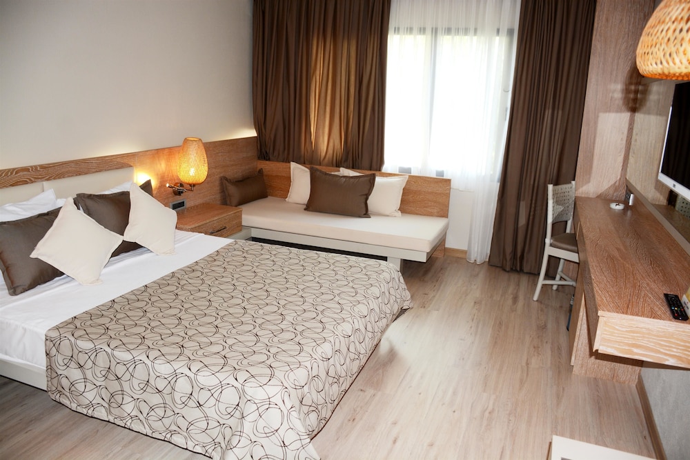 TUI Magic Life Sarigerme Rezervasyon