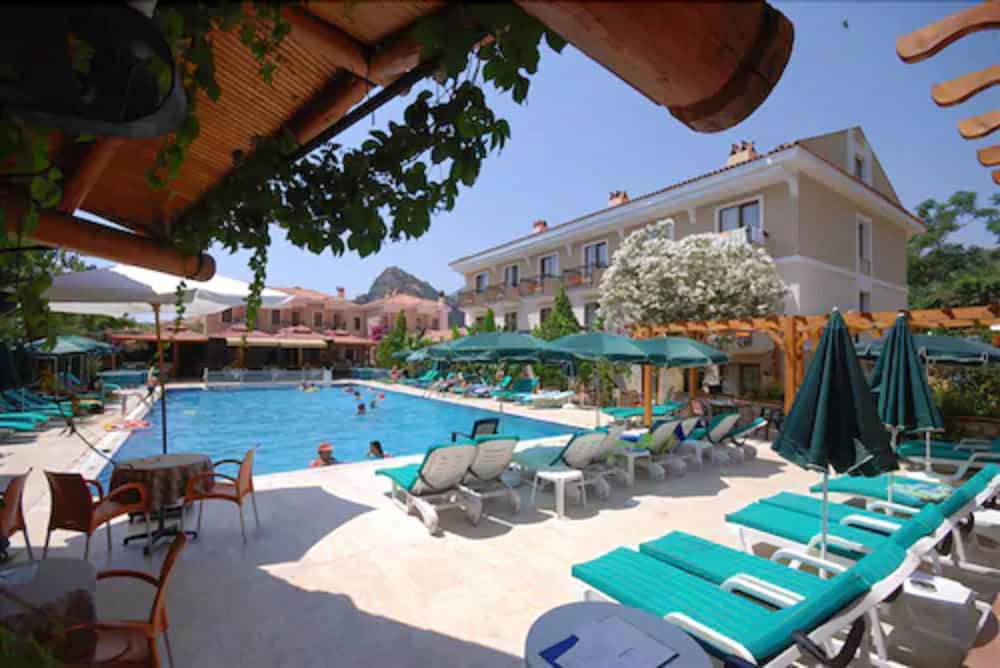 Perdikia Beach Hotel Rezervasyon