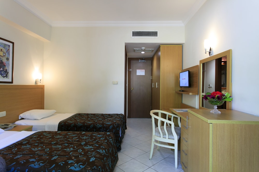 Perdikia Beach Hotel Rezervasyon