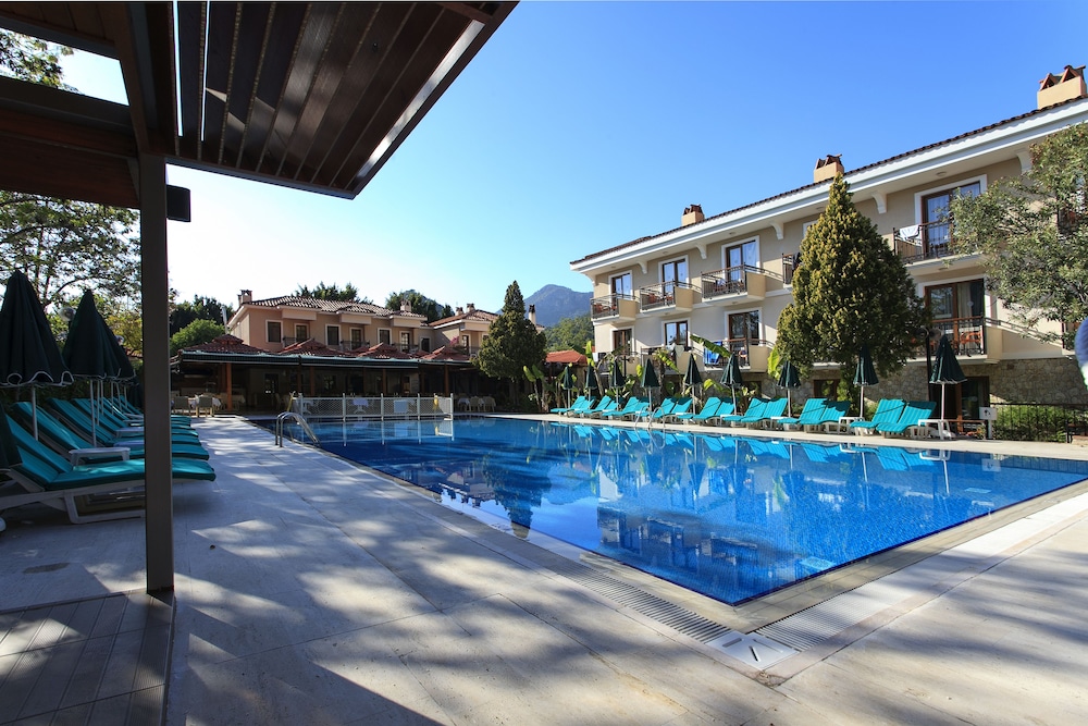 Perdikia Beach Hotel Rezervasyon
