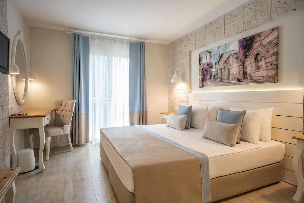 MW Phokaia Beach & Resort Rezervasyon