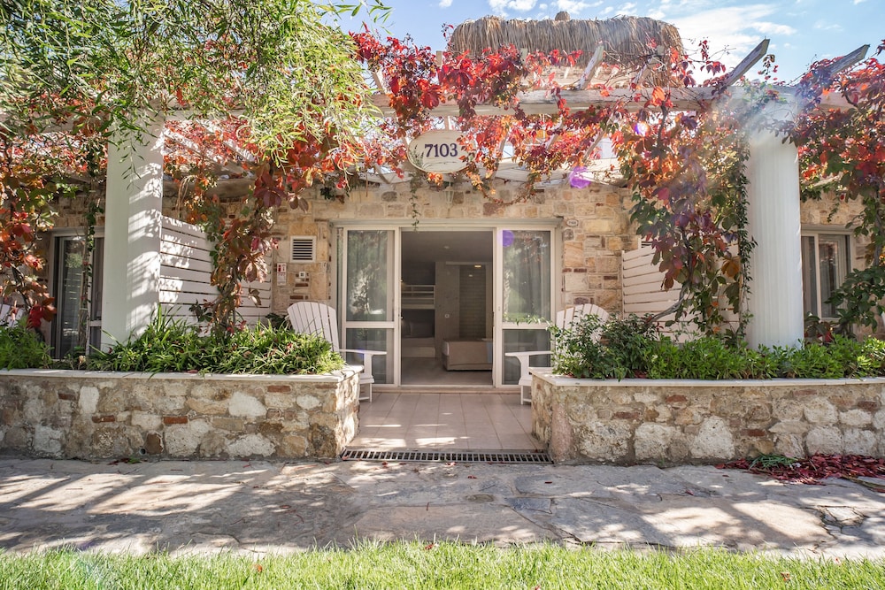 MW Phokaia Beach & Resort Rezervasyon