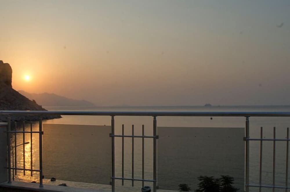 Pine Beach Boutique Hotel Rezervasyon