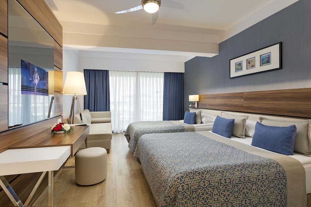 Limak Atlantis Deluxe Hotel & Resort Rezervasyon