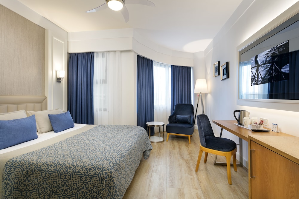 Limak Atlantis Deluxe Hotel & Resort Rezervasyon