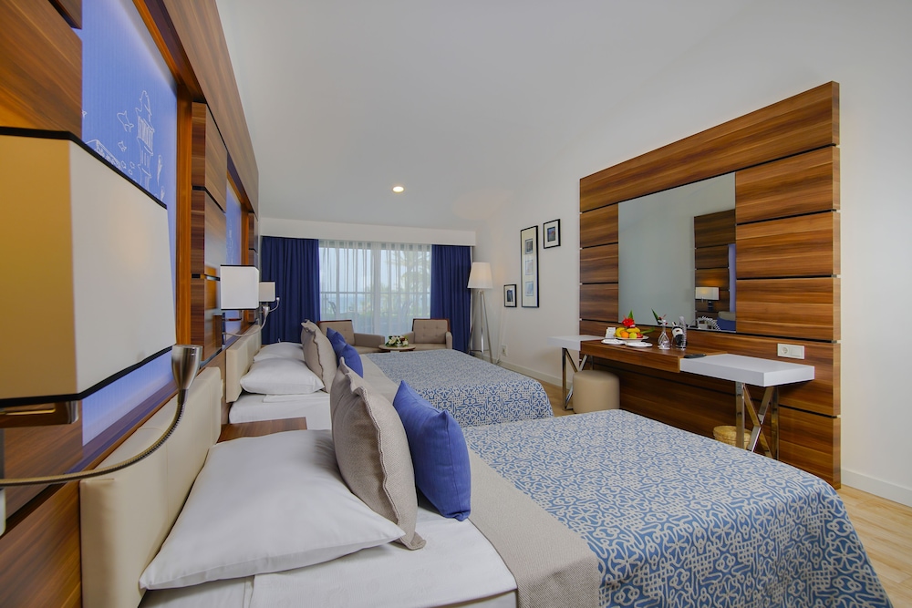 Limak Atlantis Deluxe Hotel & Resort Rezervasyon