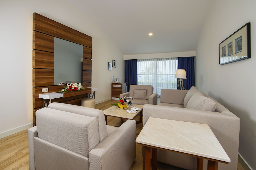 Limak Atlantis Deluxe Hotel & Resort Rezervasyon