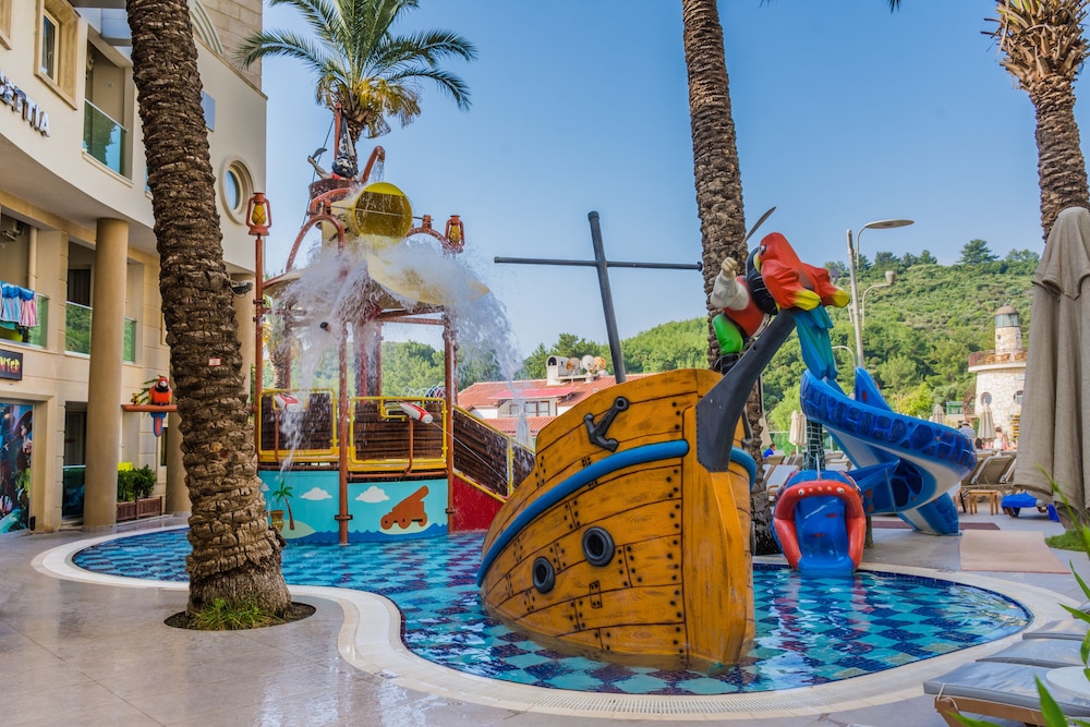 Grand Cettia Hotel Rezervasyon