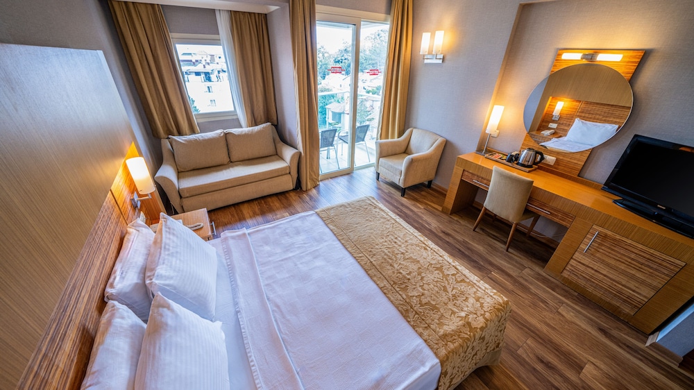 Grand Cettia Hotel Rezervasyon