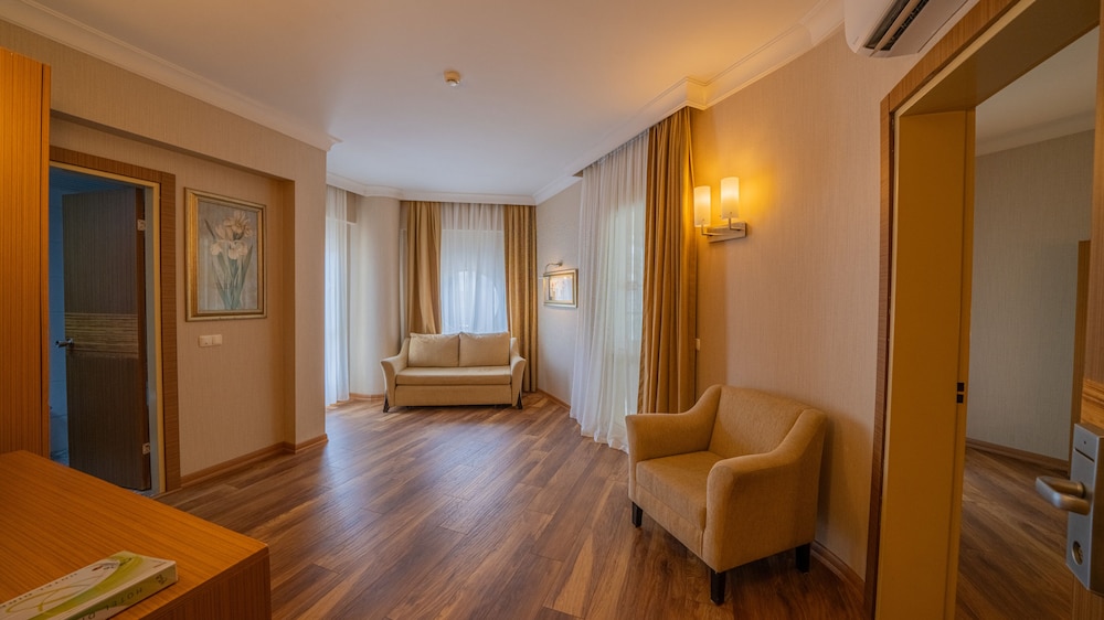 Grand Cettia Hotel Rezervasyon