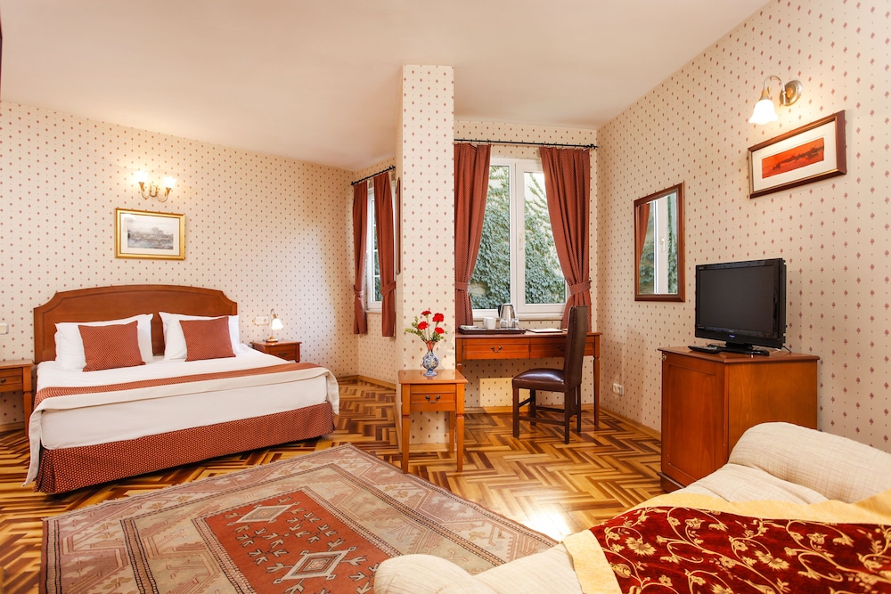 Erguvan Hotel Rezervasyon