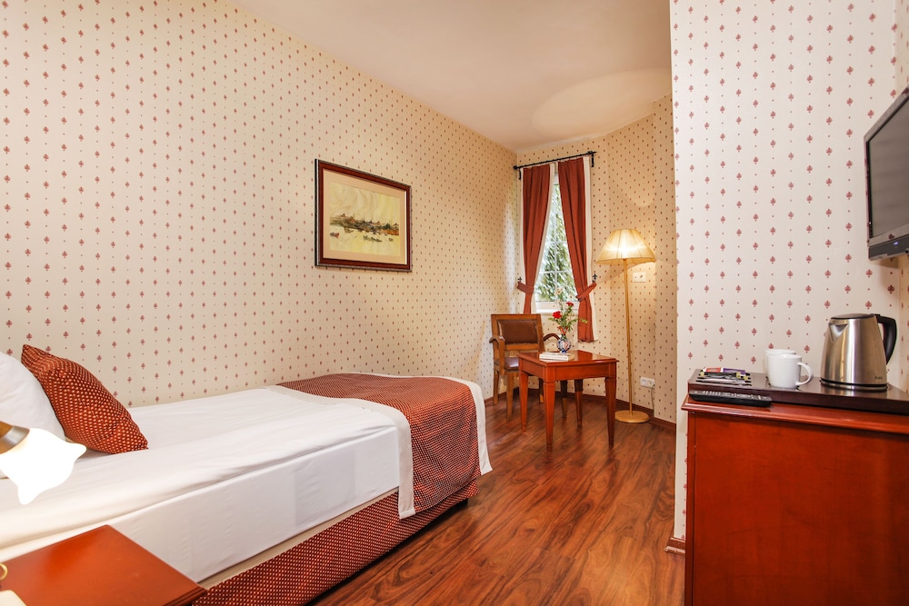 Erguvan Hotel Rezervasyon