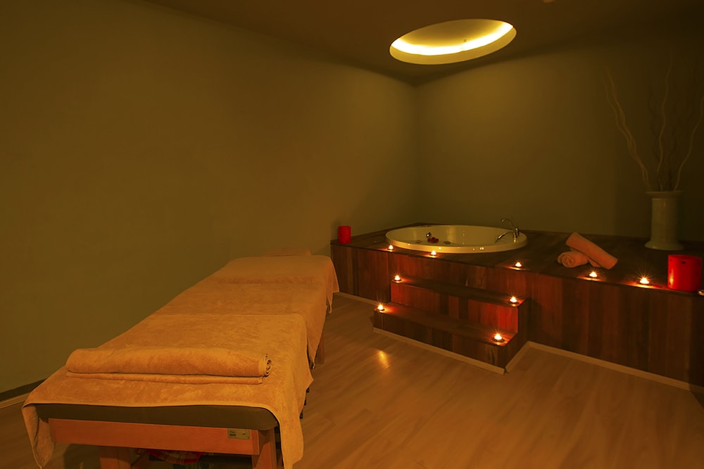 Side Aluna Hotel Rezervasyon