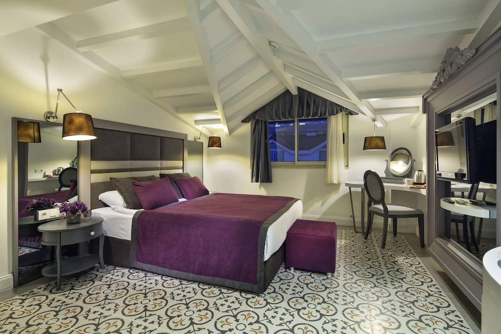 Crystal Aura Rezervasyon