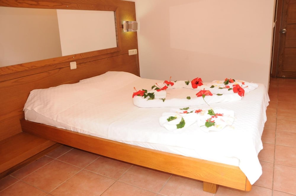 Pink Palace Hotel Rezervasyon