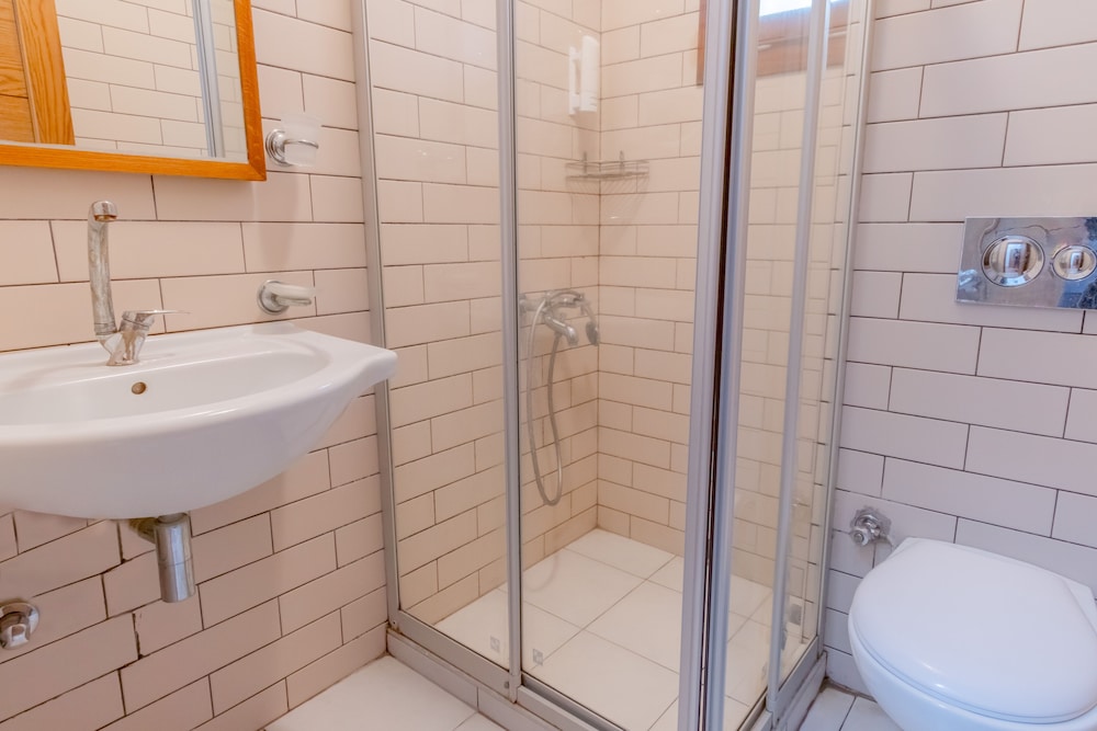 Pink Palace Hotel Rezervasyon