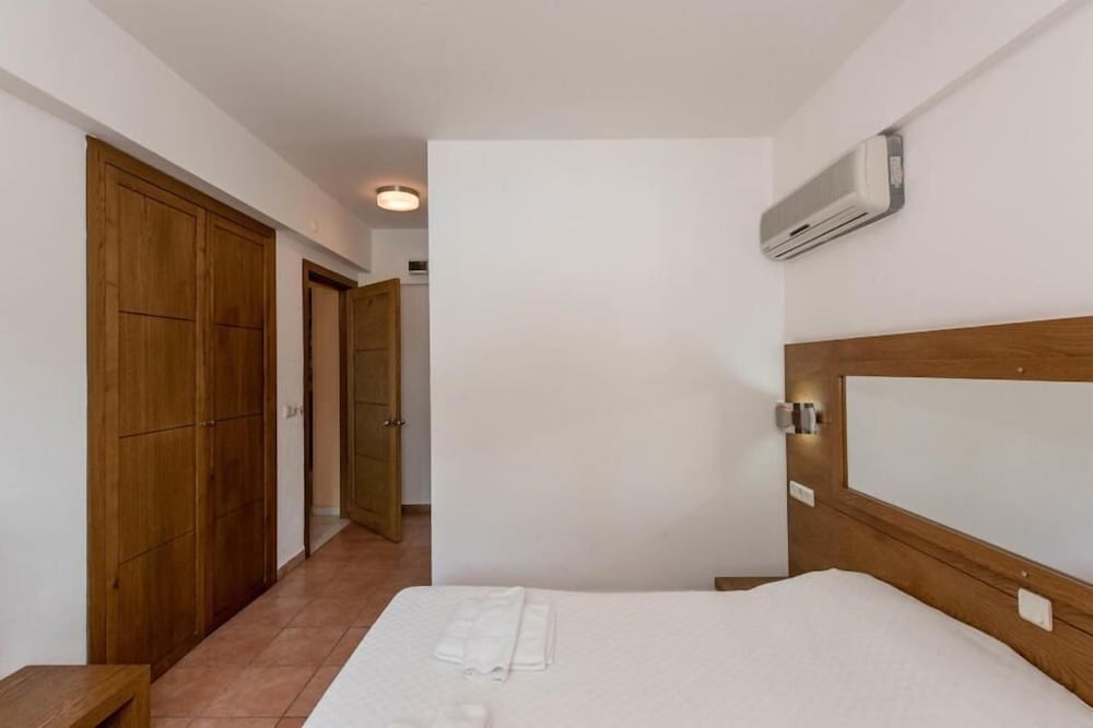 Pink Palace Hotel Rezervasyon