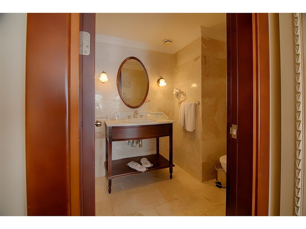 Anemon Galata Rezervasyon