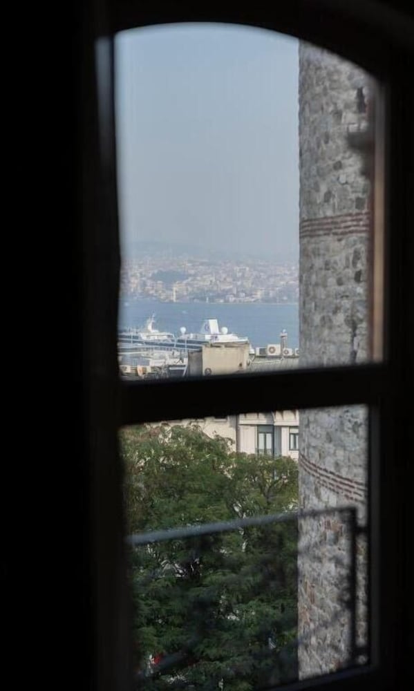 Anemon Galata Rezervasyon