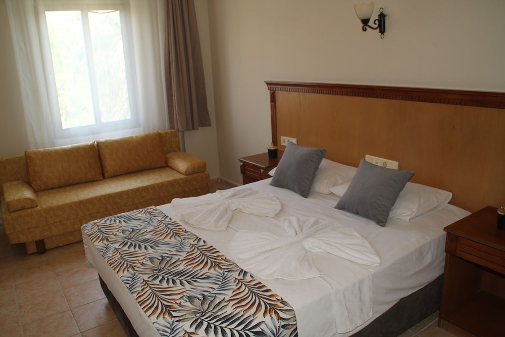 Hotel Rosy Suites Rezervasyon