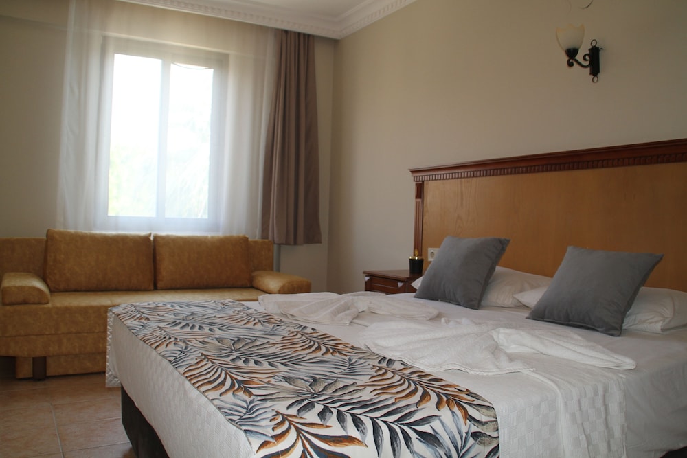 Hotel Rosy Suites Rezervasyon
