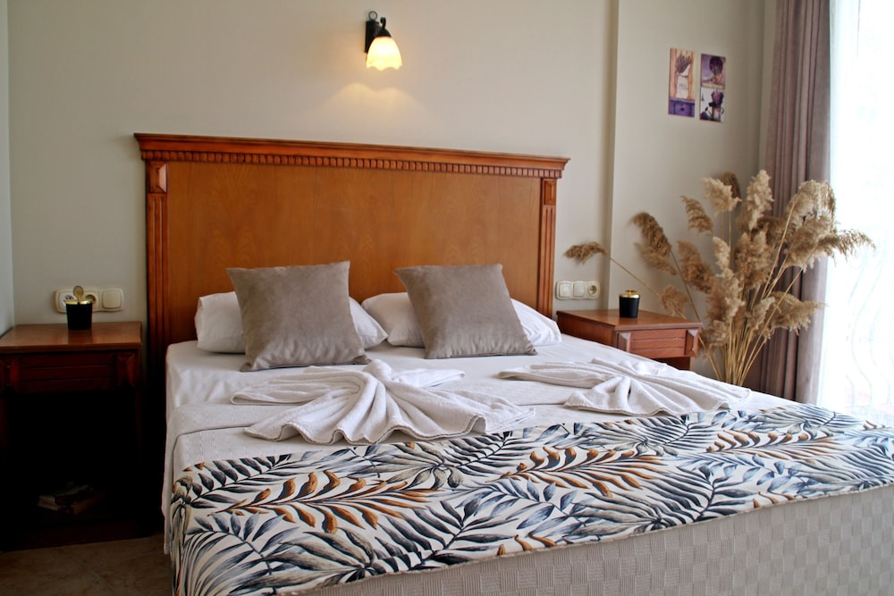 Hotel Rosy Suites Rezervasyon