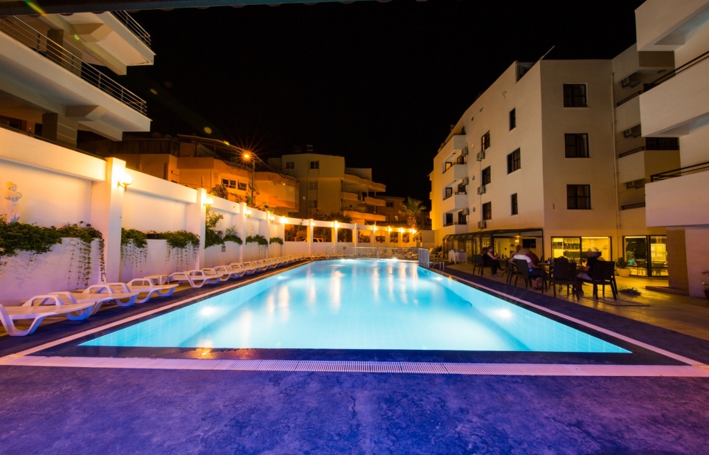 Tuntas Suites Altinkum Rezervasyon