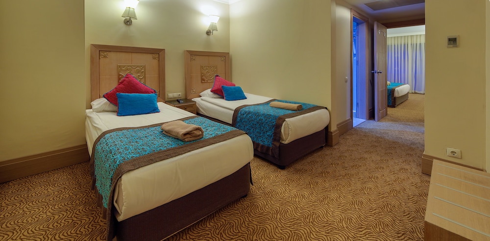 Crystal Deluxe Rezervasyon