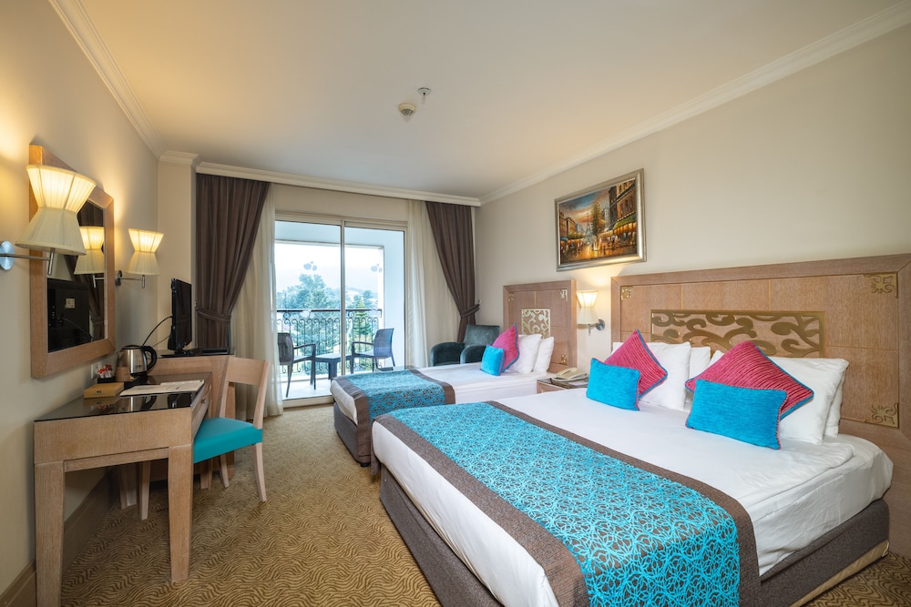 Crystal Deluxe Rezervasyon