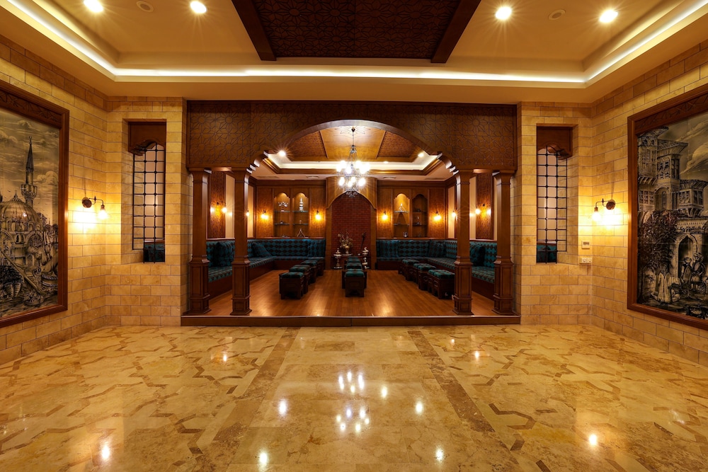 Crystal Deluxe Rezervasyon