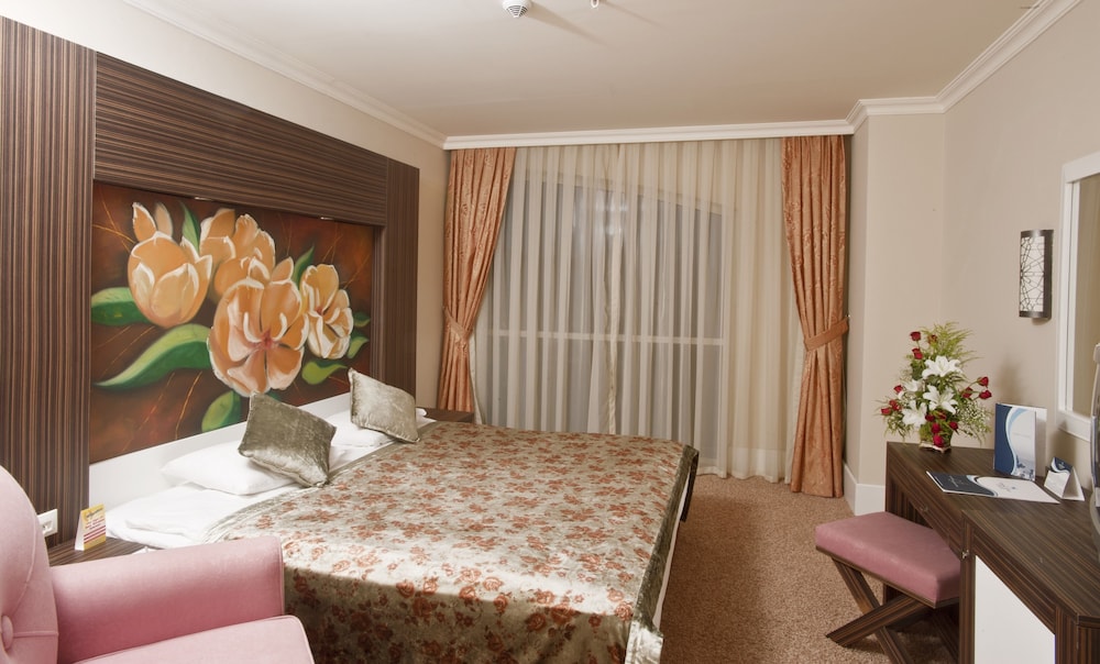 Crystal Deluxe Rezervasyon