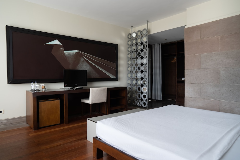 No:81 Hotel Rezervasyon