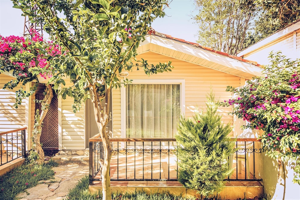 Leda Beach Hotel Rezervasyon