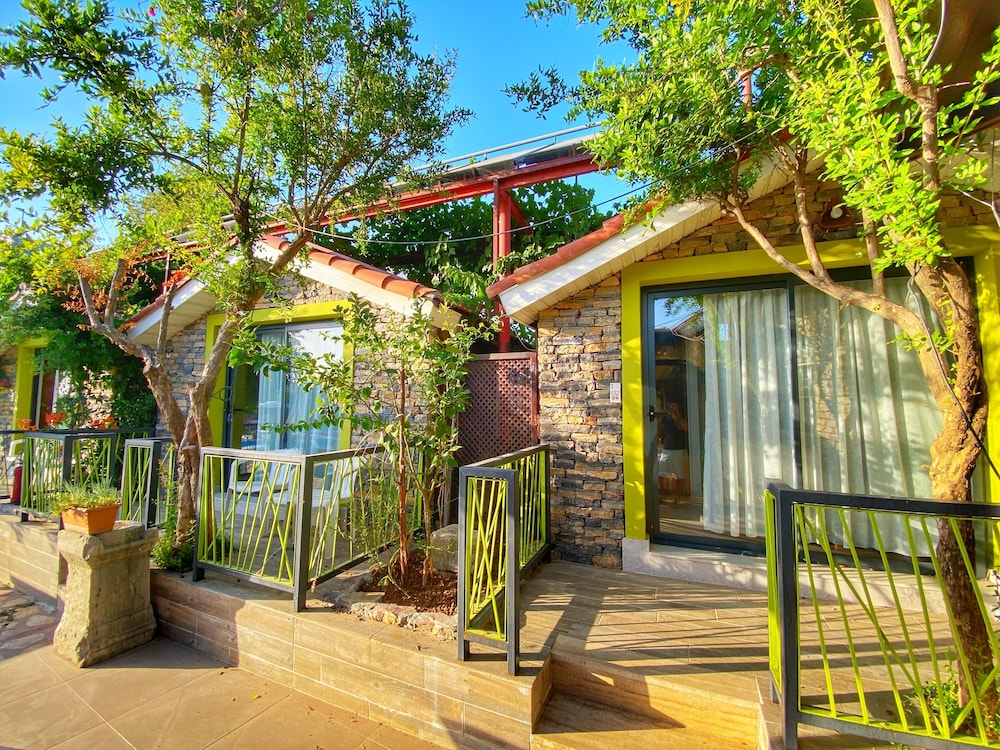 Leda Beach Hotel Rezervasyon