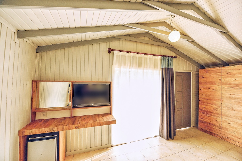 Leda Beach Hotel Rezervasyon