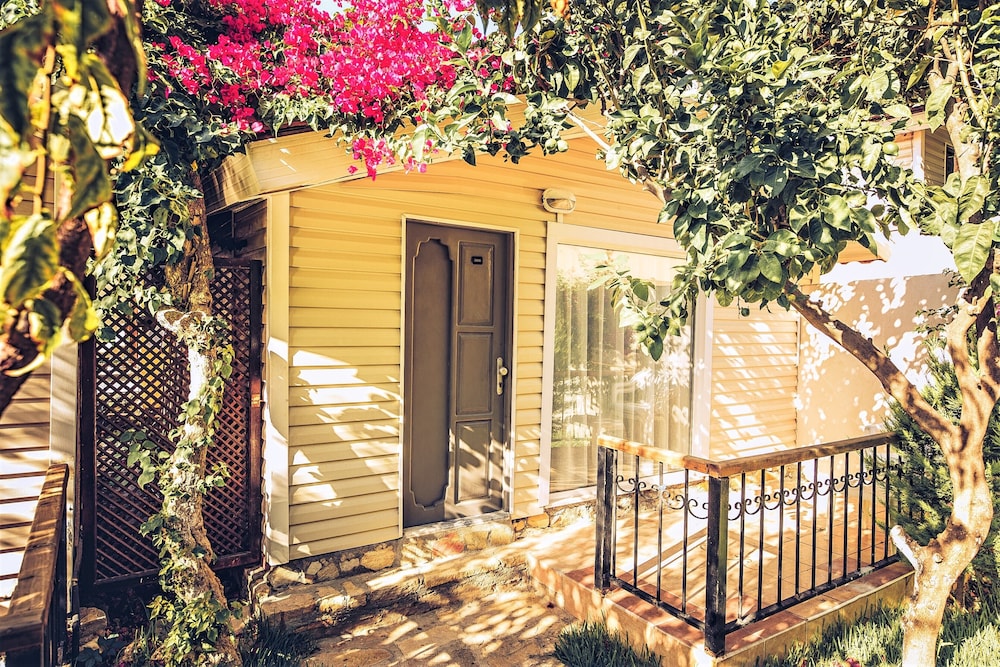 Leda Beach Hotel Rezervasyon