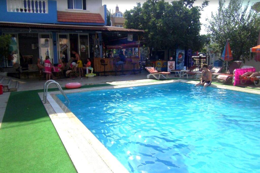 Atlantis Apartments Rezervasyon