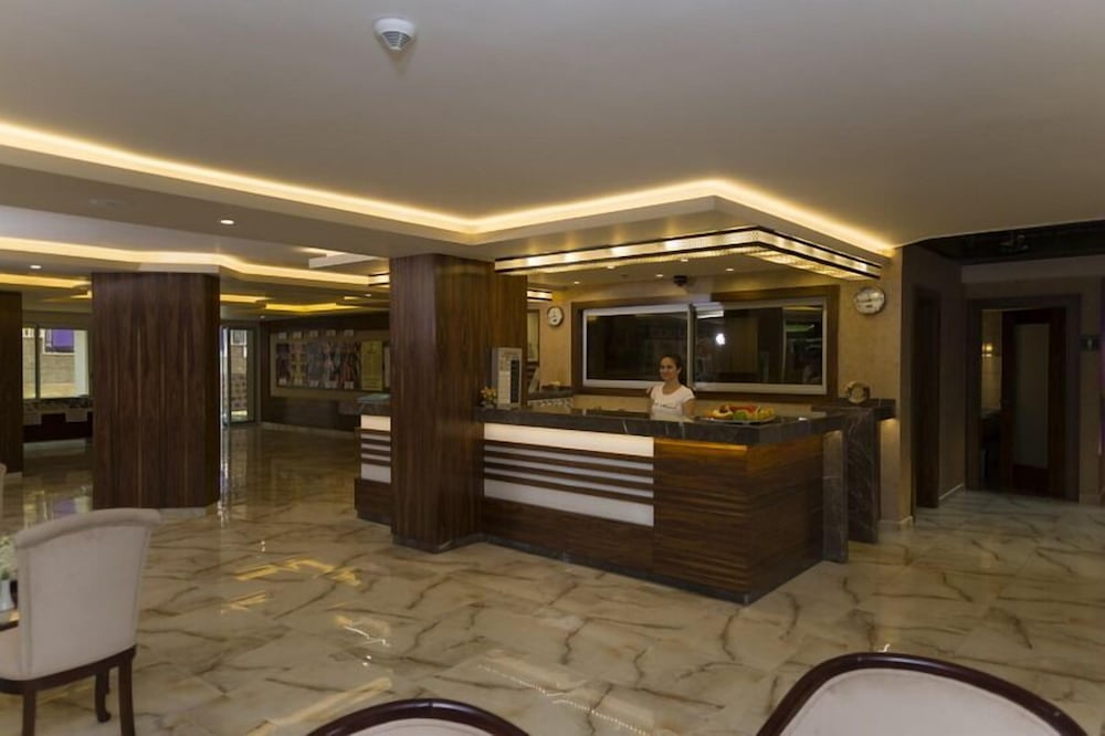 Lavinia Apart Hotel Rezervasyon
