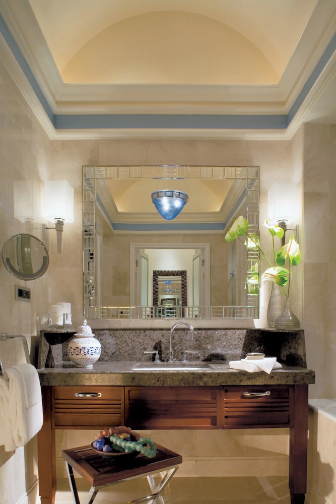 Four Seasons Hotel Istanbul At The Bosphorus Rezervasyon