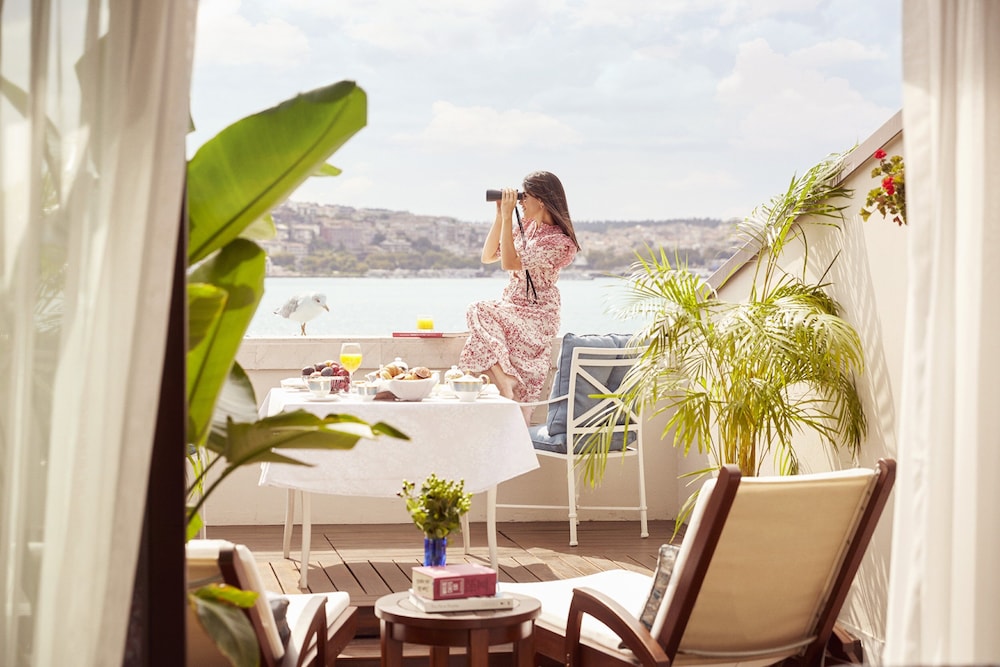 Four Seasons Hotel Istanbul At The Bosphorus Rezervasyon