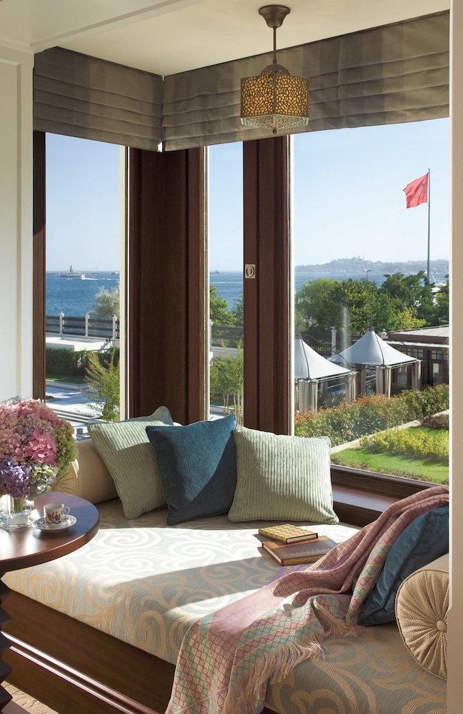 Four Seasons Hotel Istanbul At The Bosphorus Rezervasyon