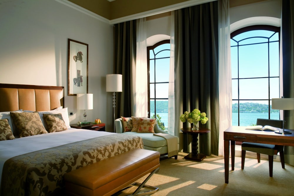 Four Seasons Hotel Istanbul At The Bosphorus Rezervasyon