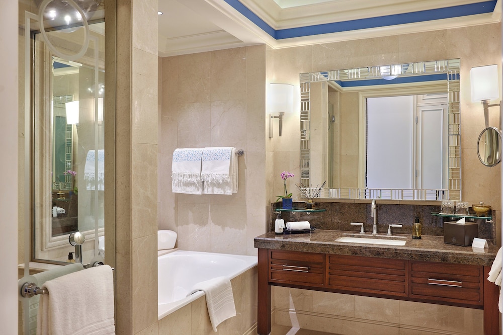 Four Seasons Hotel Istanbul At The Bosphorus Rezervasyon