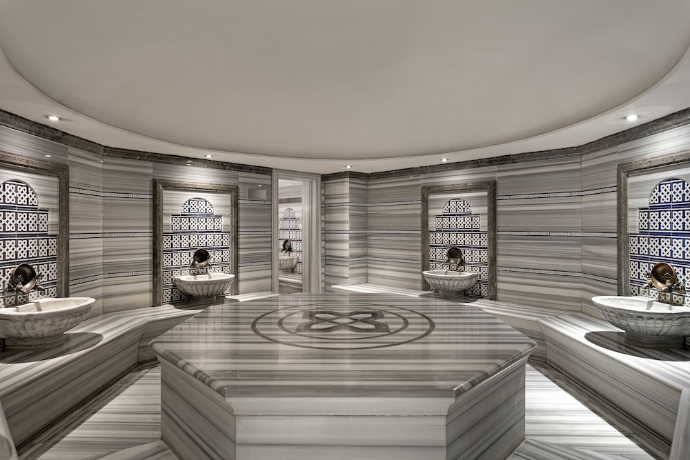 Titanic Business Kartal Rezervasyon