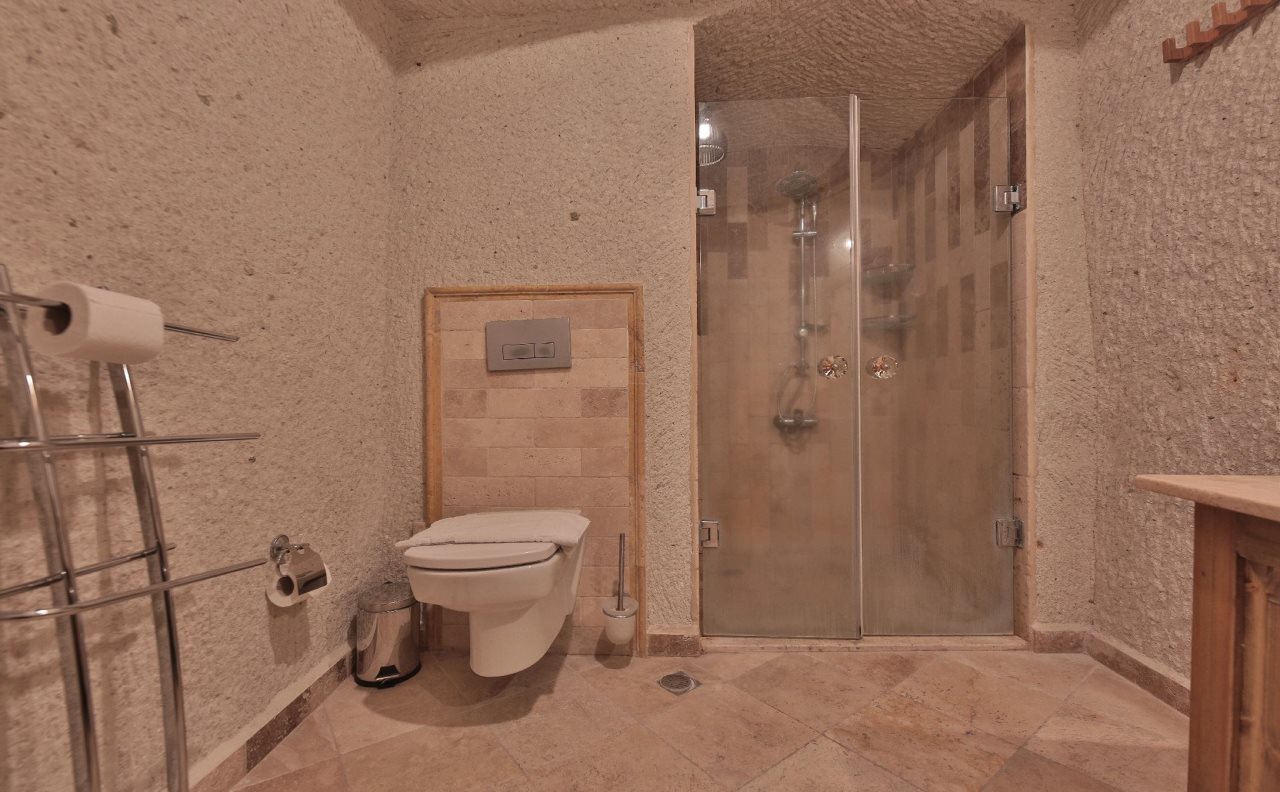 Local Cave House Rezervasyon